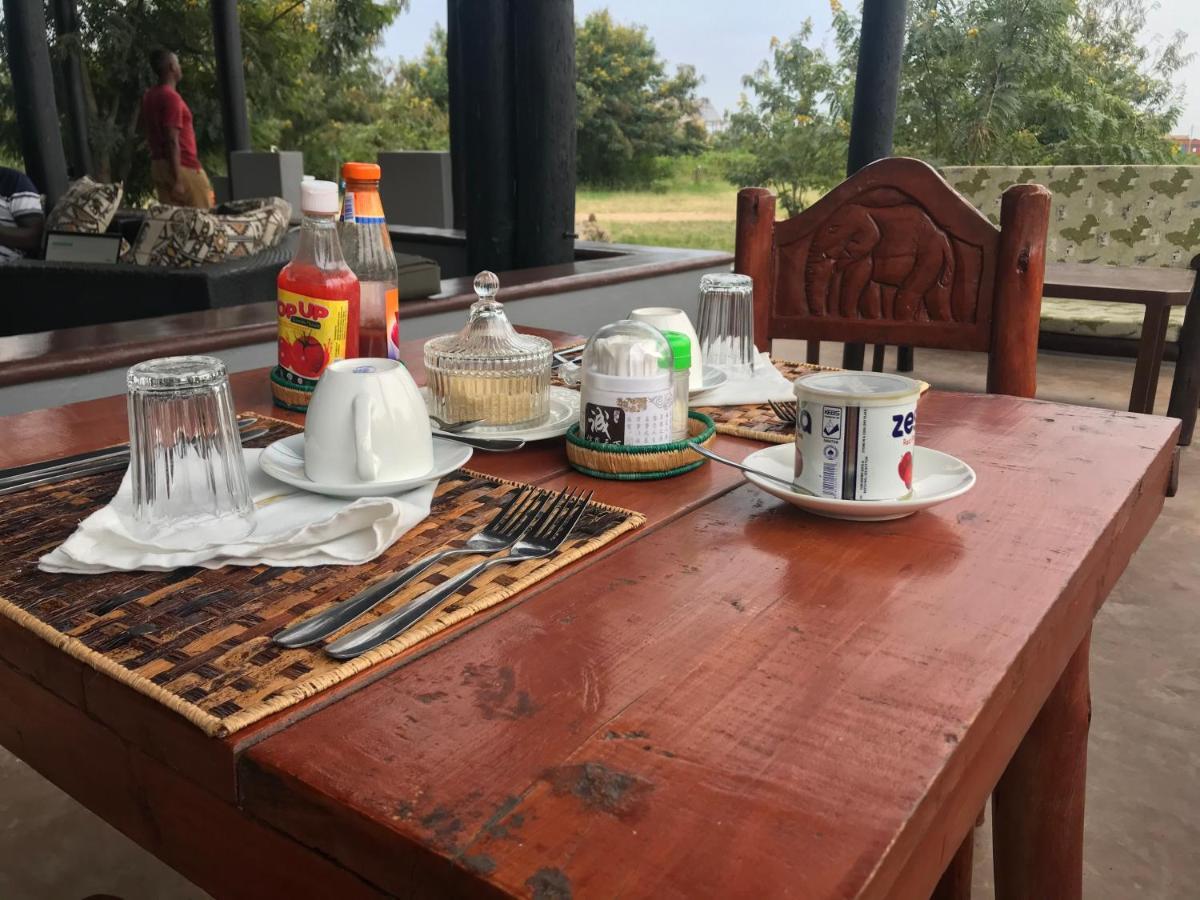 Enshama Game Lodge And Campsite Katunguru エクステリア 写真